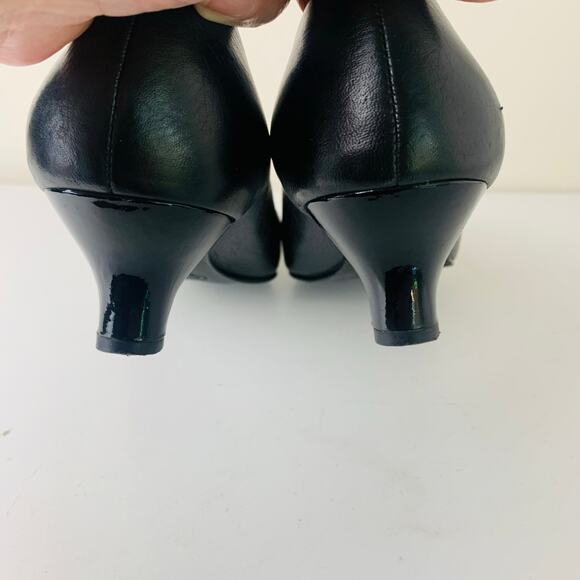 Brighton Black Leather Pointed Toe Pumps Kitten Heels Gold Trim Size 7.5 - Picture 6 of 15